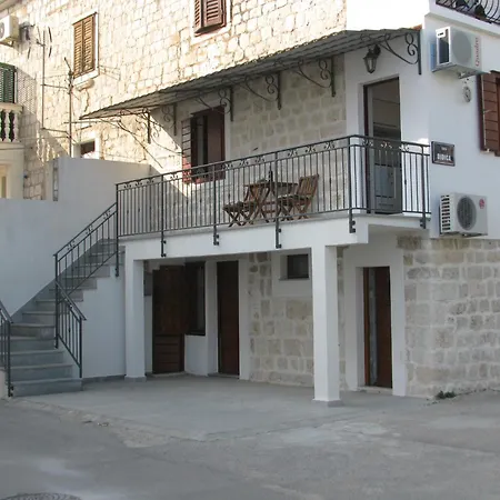 In Stone House On Seaside Apartment Kastela