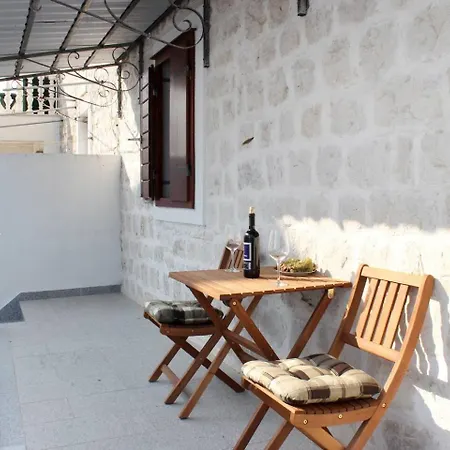 In Stone House On Seaside Kastela